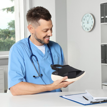 Lade das Bild in den Galerie-Viewer, AdaptFit  - patentierte, orthopädische Sandalen mit 2-facher Fußgewölbeunterstützung

